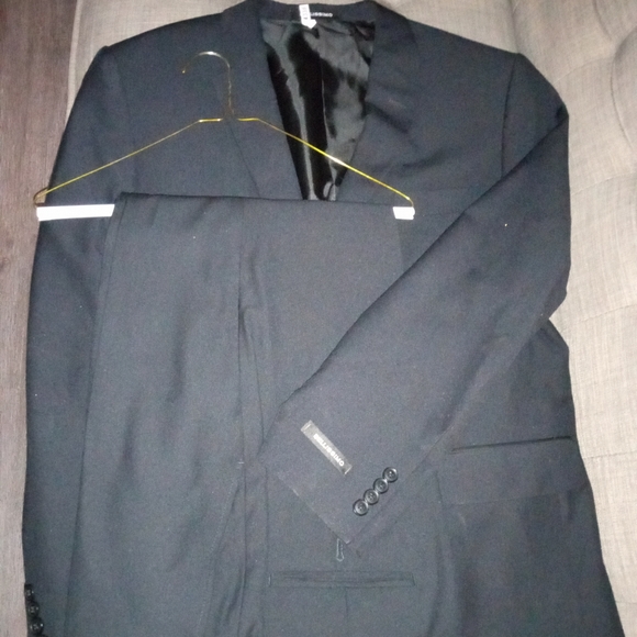 Men's Suit Bellisimo - Picture 2 of 4